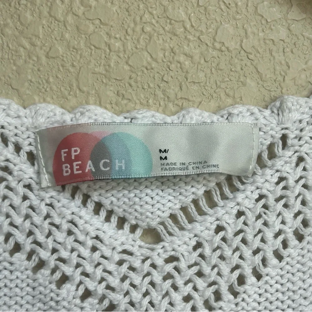FP Beach White Crochet Knit Sleeveless Cover-Up Dress Women’s Size Medium Pool - Picture 4 of 5